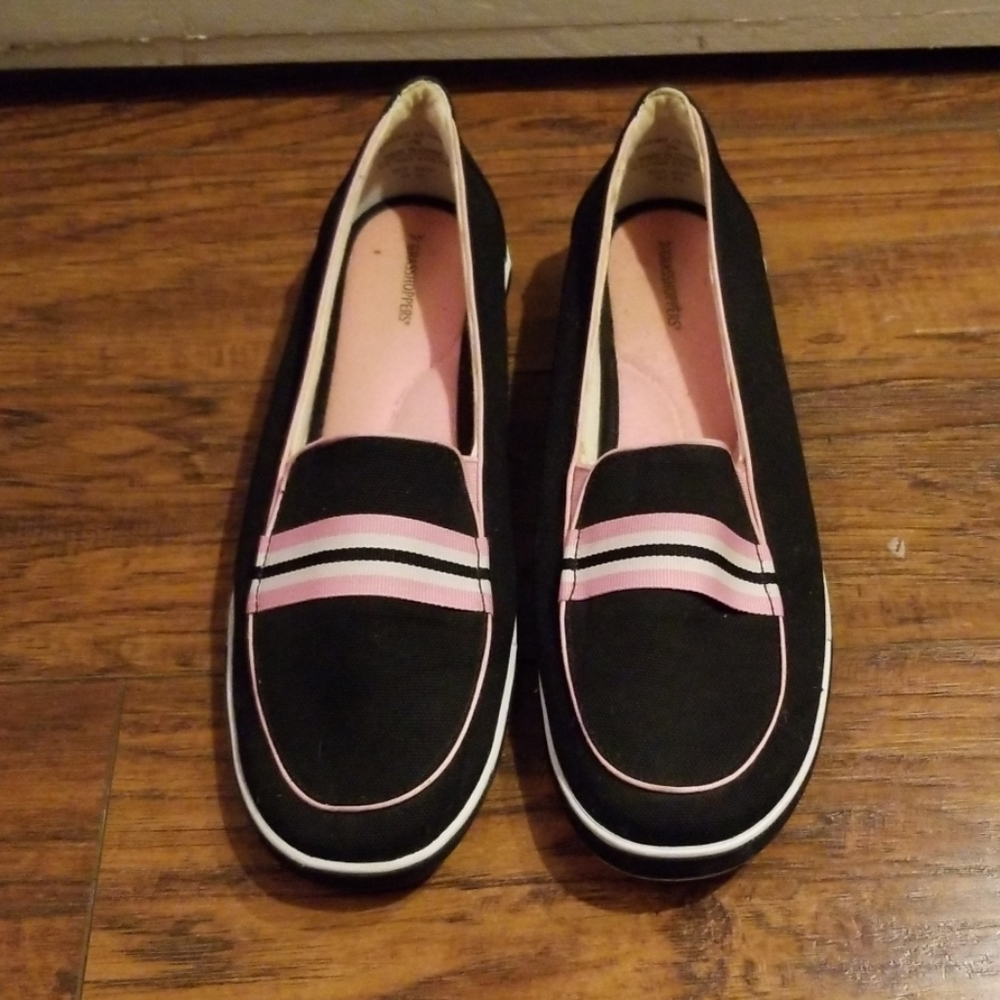 Almost new women's Grasshopper boat shoes